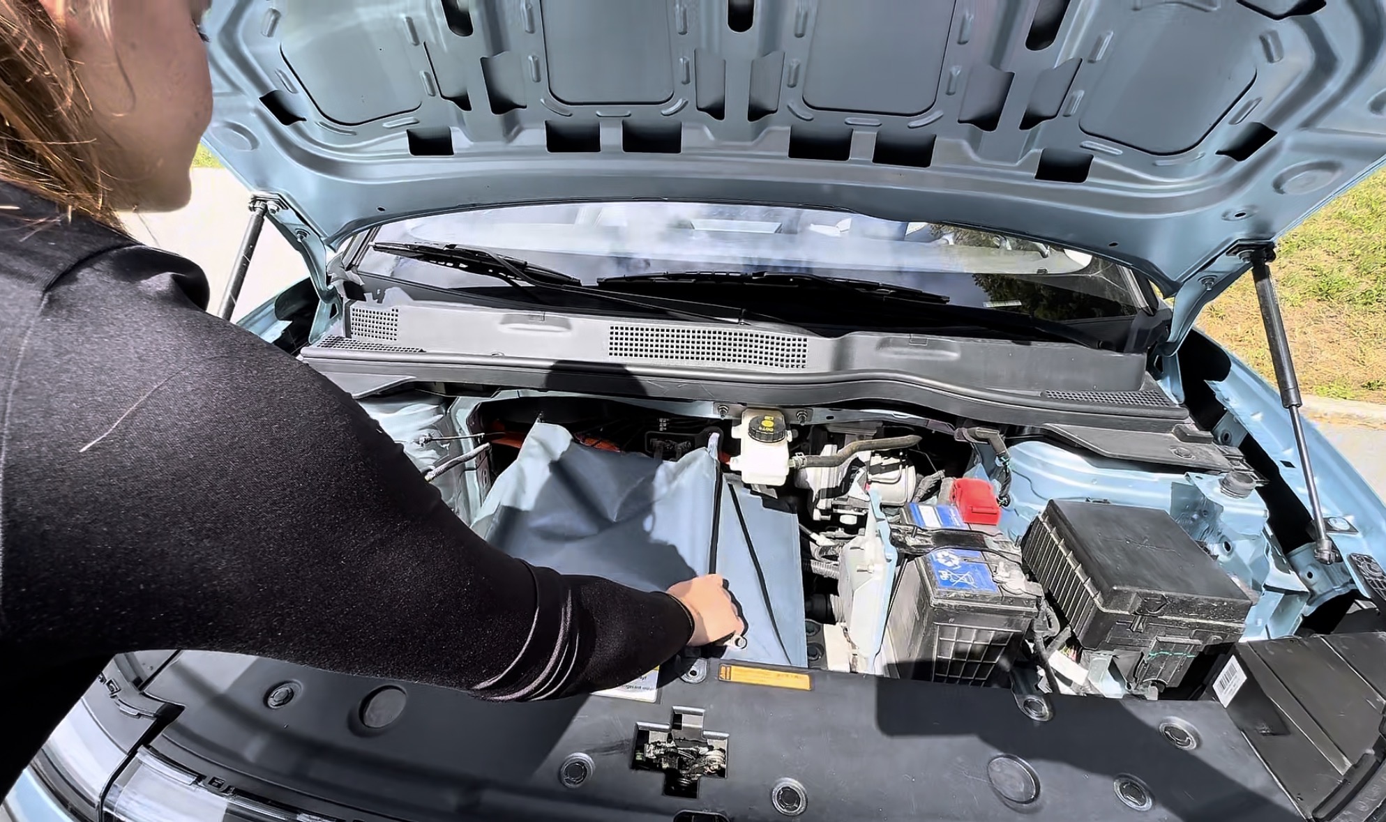 Step 2: Place the storage box in position